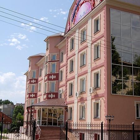 Kurmet Hotel 乌拉尔斯克 外观 照片