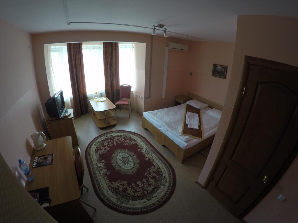 Kurmet Hotel 乌拉尔斯克 客房 照片