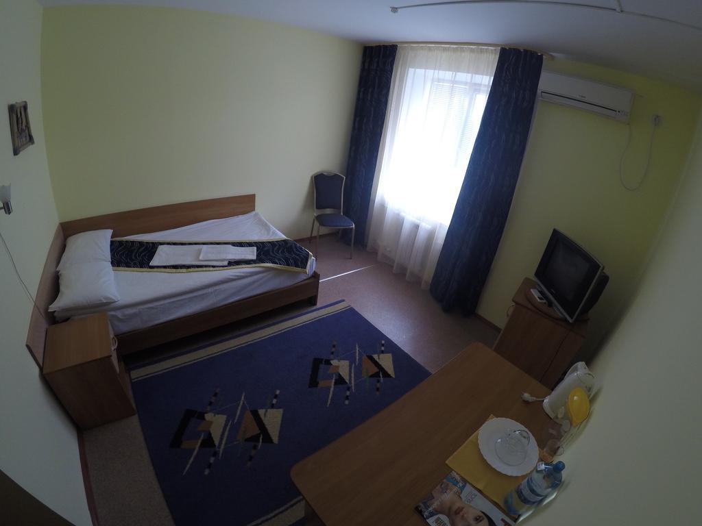 Kurmet Hotel 乌拉尔斯克 客房 照片