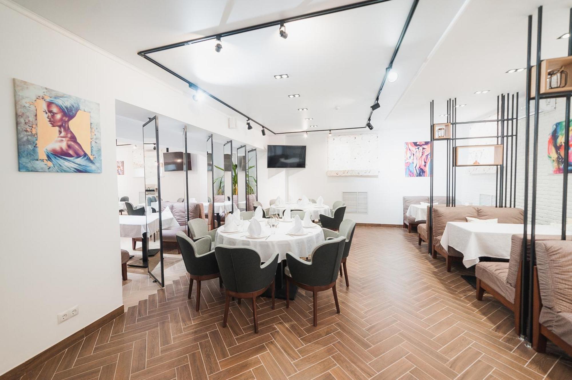 Kurmet Hotel 乌拉尔斯克 外观 照片
