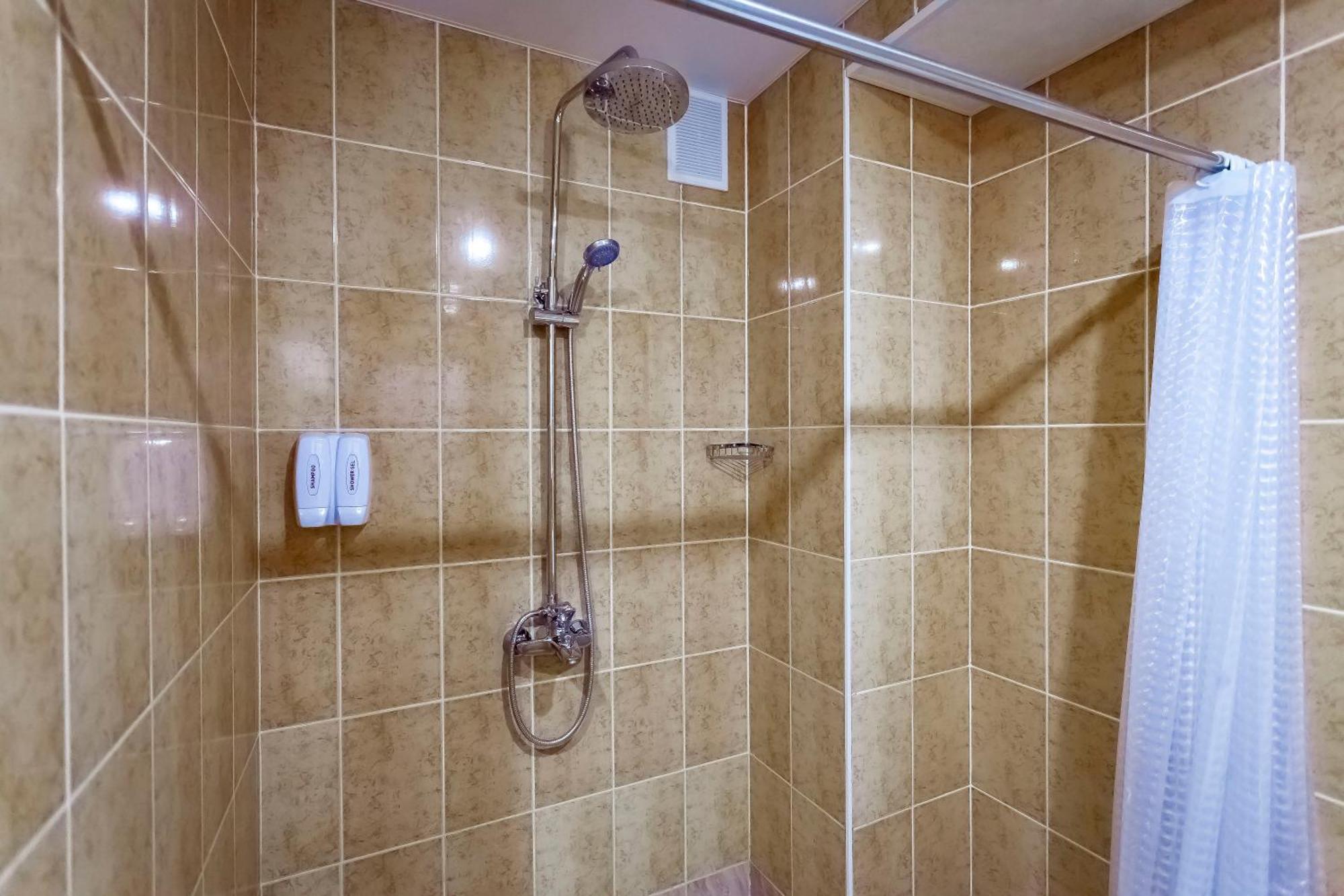 Kurmet Hotel 乌拉尔斯克 外观 照片
