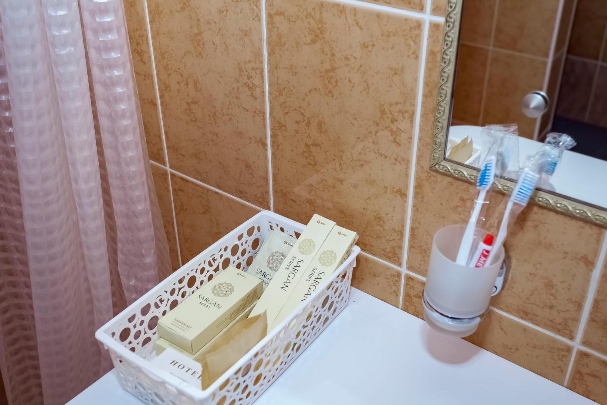Kurmet Hotel 乌拉尔斯克 外观 照片