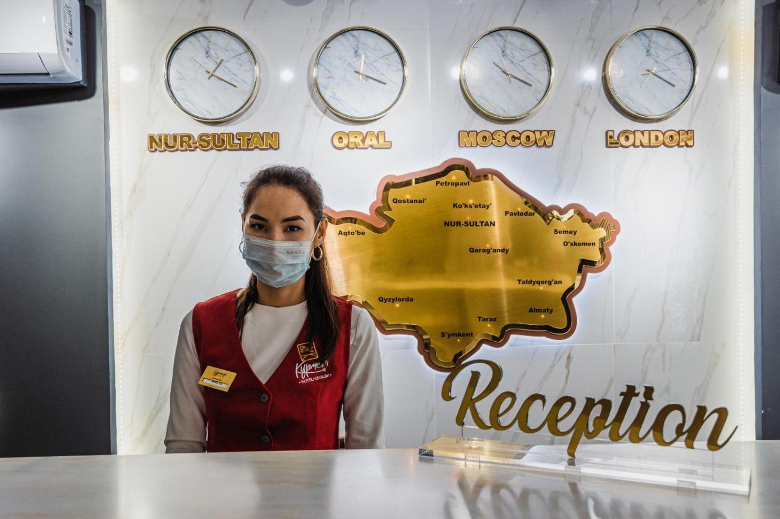 Kurmet Hotel 乌拉尔斯克 外观 照片