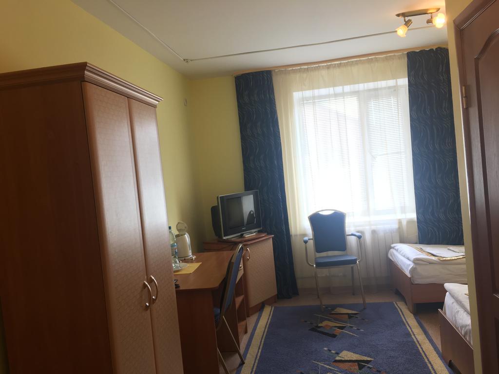 Kurmet Hotel 乌拉尔斯克 外观 照片