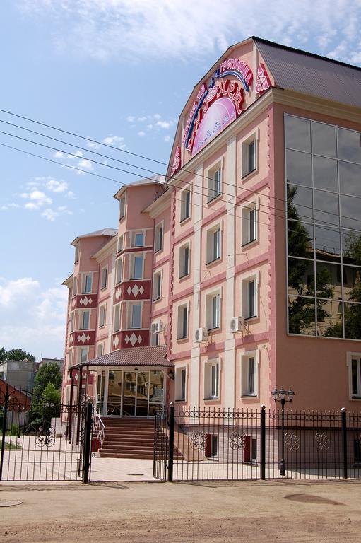 Kurmet Hotel 乌拉尔斯克 外观 照片